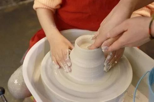 上海紳協軒逸純電感恩回饋 親子陶藝體驗課，創意作品免費帶回家